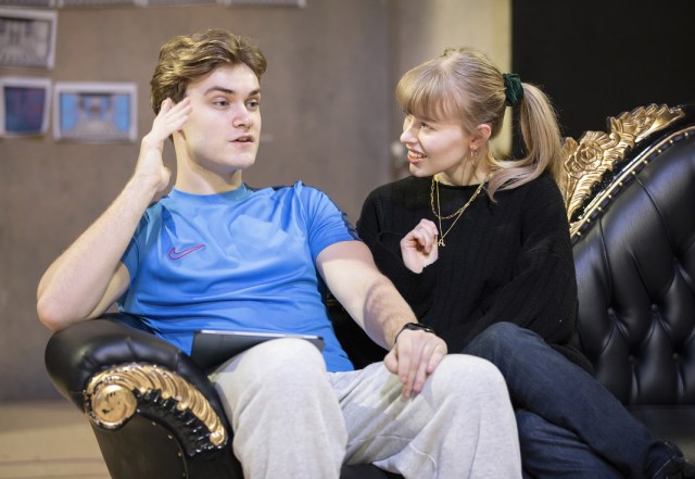 Will Callan (Sebastian) et Abbie Budden (Annette) dans les répétitions Pamela Raith