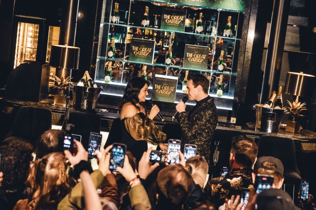 Frances Mayli McCann et Jamie Muscato à la fête de lancement de Great Gatsby, © Danny Kaan