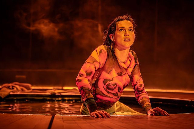 Fizz Sinclair in Otherland, © Marc Brenner