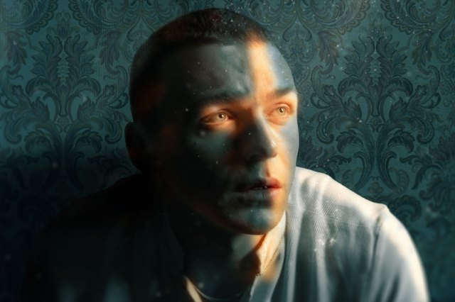 Stuart Thompson in Radiant Boy, © WhatsOnStage