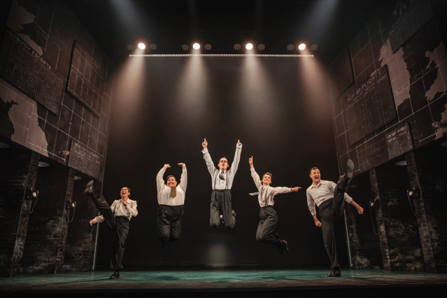 Claire Marie Hall, Chlöe Hart, Seán Carey, Emily Barber and Christian Andrews in Operation Mincemeat, © Matt Crockett