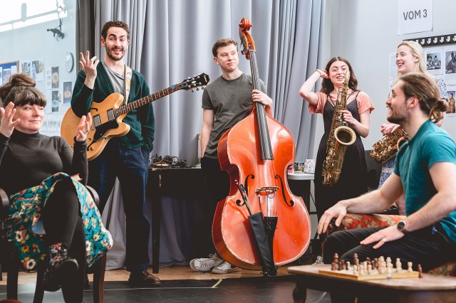 Polly Lister, Morgan Burgess, Luke Thornton, Jenny Murphy, Jessica Jolleys, Thomas Dennis in rehearsals, © Andrew Billington