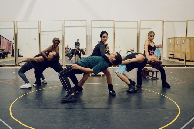 Le casting en répétitions pour les diamants et la poussière, crédit Chris Davis Studio 4