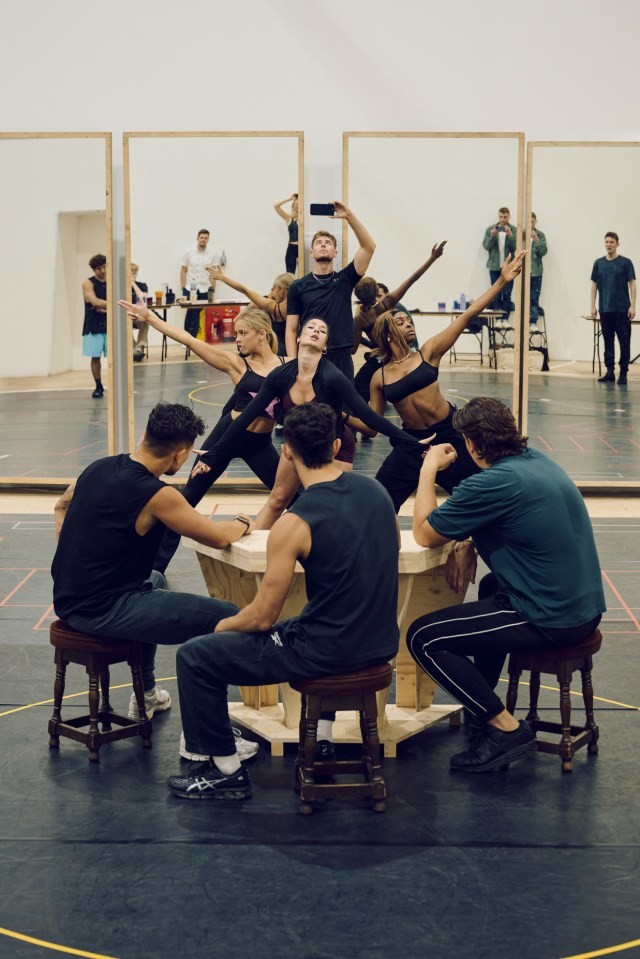 Le casting en répétitions pour les diamants et la poussière, crédit Chris Davis Studio 7