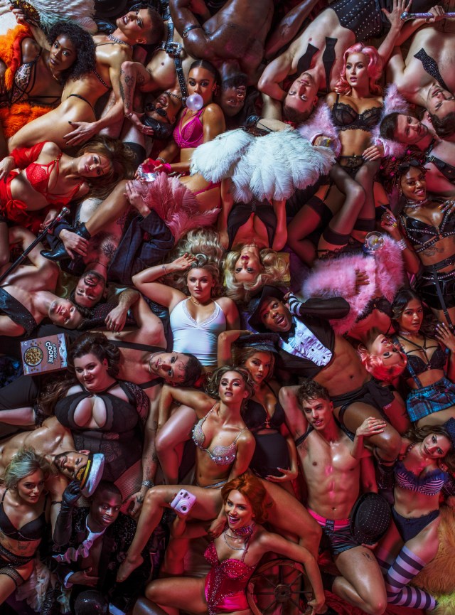 Burlesque La Musical West End Company photographiée par Haris Nukem, (1)