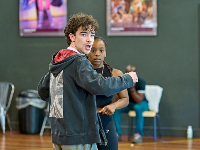 Noah Valentine et Corinna Brown en répétitions pour Noughts & Crosses (C) Manuel Harlan (153)