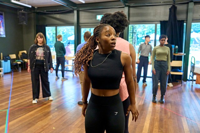Corinna Brown et accéléré en répétitions pour Noughts & Crosses (C) Manuel Harlan (19)