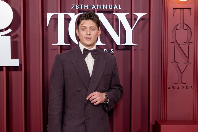 Tom Francis définit la date de performance finale à Sunset Boulevard à Broadway