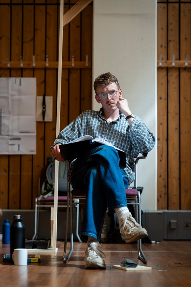 Tom Glenister (Laertes) en répétitions pour Hamlet au National Theatre. (c) Sam Taylor 20