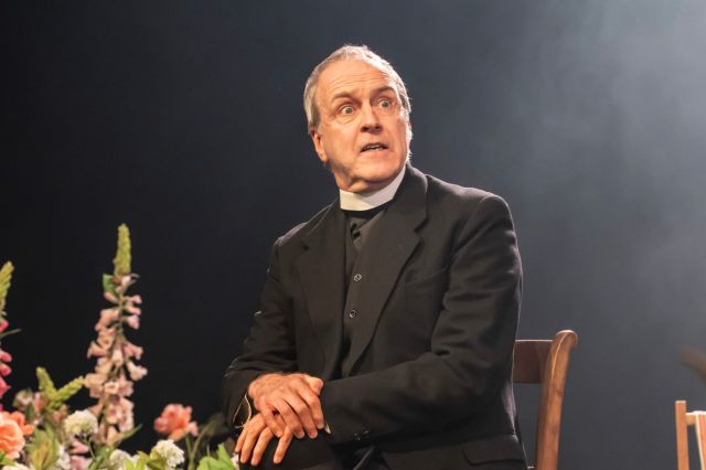 Kevin Doyle dans la profession de Mme Warren,