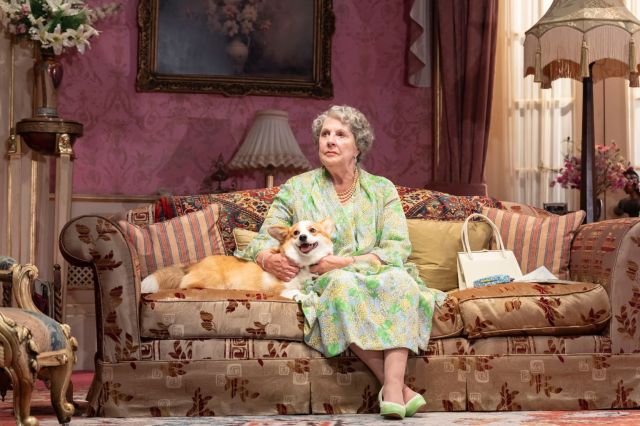 Penelope Wilton dans Backstairs Billy
