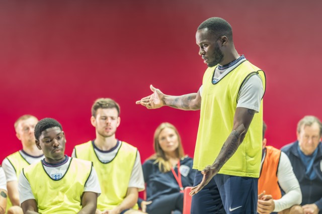 Ashley Byam (Raheem Sterling) et casting dans la chère tournée nationale de l'Angleterre. c. Marc Brenner (3207)