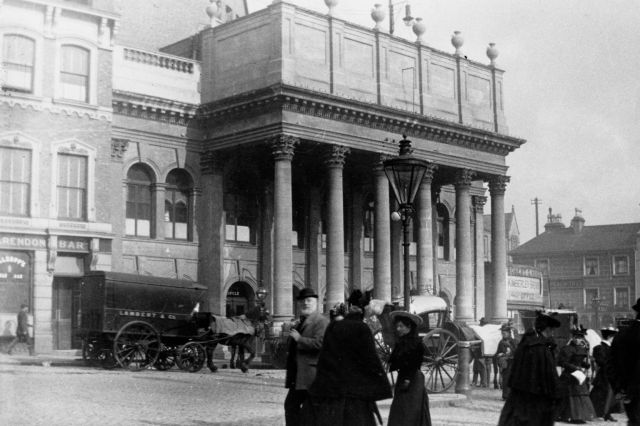 Le théâtre en 1899