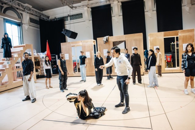 Kim (Julianne Pundan), Thuy (Mikko Juan) et compagnie de Mlle Saigon, Danny Kaan Photography