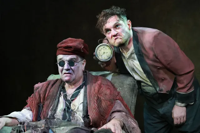 Douglas Hodge and Mathew Horne in Endgame