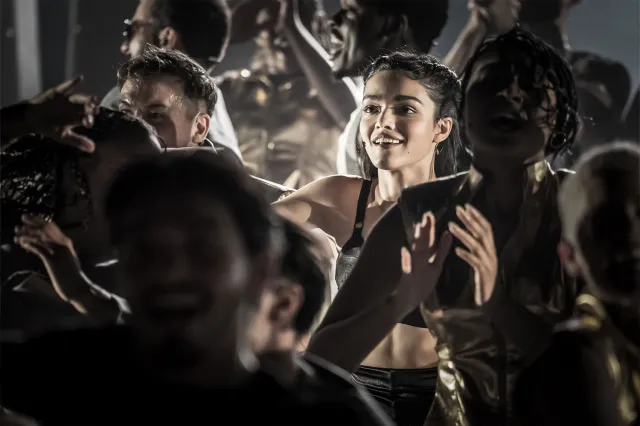 Rachel Zegler and the cast of Evita, © Marc Brenner