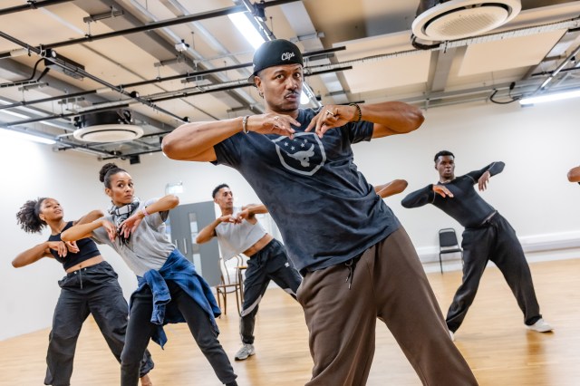 Edgar Godineaux (centre) with Kenedy Small, Alishia Marie Blake, Christopher Tendai, Gibsa Bah in Personality Rehearsals (Credit Danny Kaan) 4013