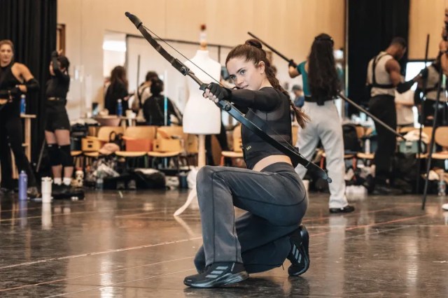 Mia Carragher comme Katniss Everdeen