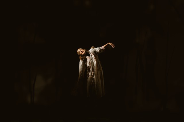 Bryony Kimmings dans BogWitch au Soho Theatre Walthamstow, © Rosie Powell