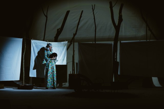 Bryony Kimmings dans BogWitch au Soho Theatre Walthamstow, © Rosie Powell