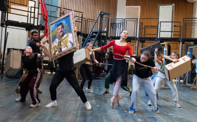 The cast of Ballet Shoes (2025) in rehearsals at the National Theatre. (c) Alastair Muir 3802