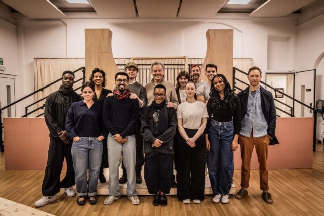 TOUS MES FILS. La Compagnie. Photo Justine Matthew.jpg nggid0535073 ngg0dyn 1280x854x85 00f0w010c010r110f110r010t010