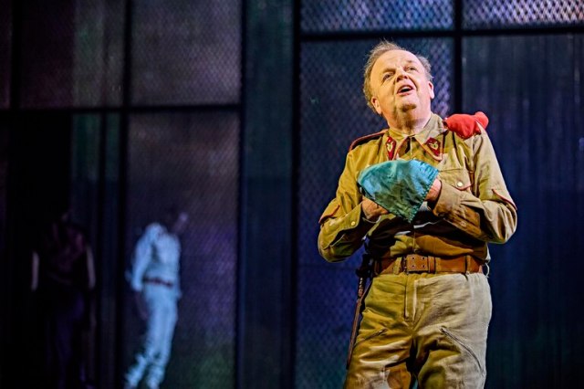 Othello, LR David Harewood (Othello), Toby Jones (Iago) c Brinkhoff Moegenburg
