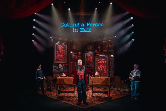 Rufus Hound dans Le Mesmériste