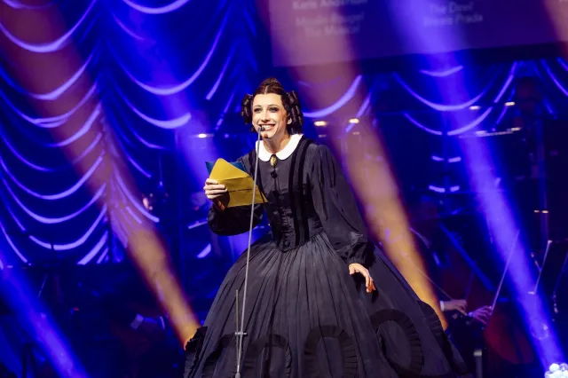 Mason Alexander Park dans le rôle de Mary Todd Lincoln