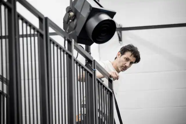 Jay Rincon (directeur) Photographie par Marc Brenner