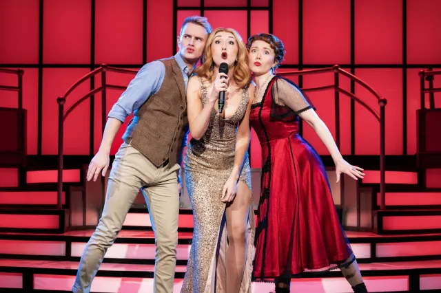 Luke Bayer, Astrid Harris, Rose Galbraith dans Titanique