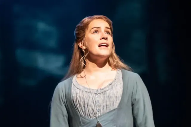 Lucie Jones dans le rôle de Fantine
