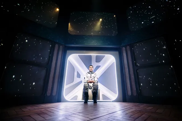 Stuart Thompson in FlyBy