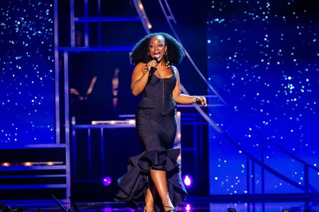 Georgina Onuorah aux Olivier Awards, photo de Danny Kaan