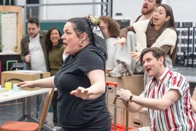SAM LUPTON, HAYLEY TAMADDON, ELLIOT BROADFOOT, ZACHARY WILLIS, JHANAICA VAN MOOK, SAMUEL HOLMES, ROSIE STROBEL CRÉDIT MARC BRENNER