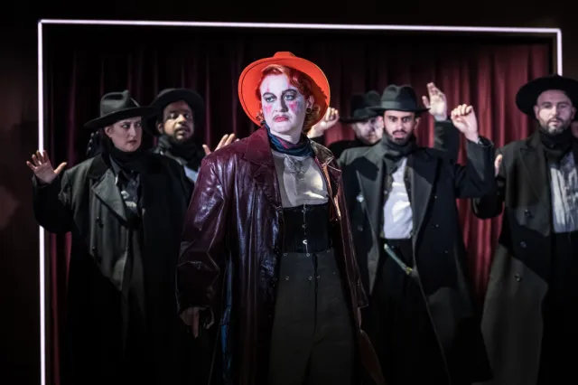 426321 L'ascension résistible d'Arturo Ui photos de production 2026 2026 Utilisation du Web