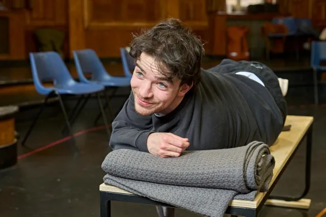 Noah Valentine (Alan Strang) crédite Manuel Harlan