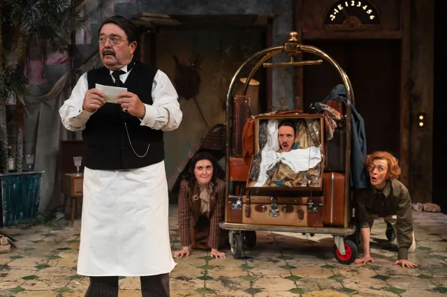 Phylip Harries, Philippa Cole, Joseph Benjamin Baker, Lucy Ellinson dans Twelfth Night