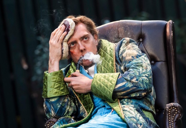 Sherlock Holmes. Josué James (Sherlock Holmes). ©Tristram Kenton