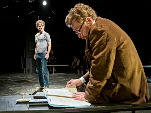 Noah Valentine (Alan Strang), Toby Stephens (Dr Martin Dysart) photo de Manuel Harlan (2)