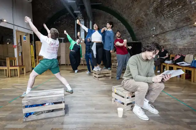 Le casting de Redcliffe Rehearsals Images Crédit photo Mark Senior 110