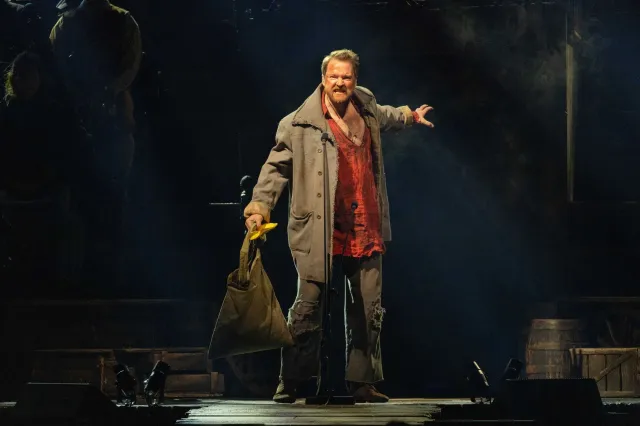 Killian Donnelly comme Jean Valjean Killian Donnelly comme Jean Valjean