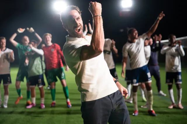 1. Joseph Fiennes dans le rôle de Gareth Southgate 1. Joseph Fiennes dans le rôle de Gareth Southgate