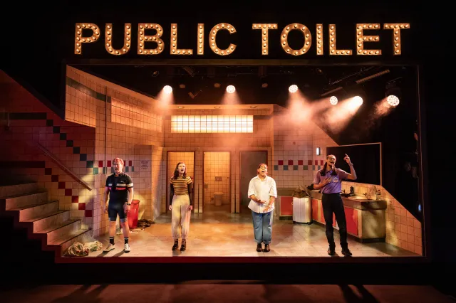 Matt Corner, Grace Towning, Cole Dennis et Ivano Turco en public – La comédie musicale