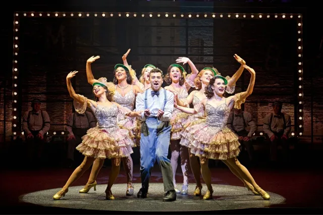 Marc Antolin et le casting de The Producers