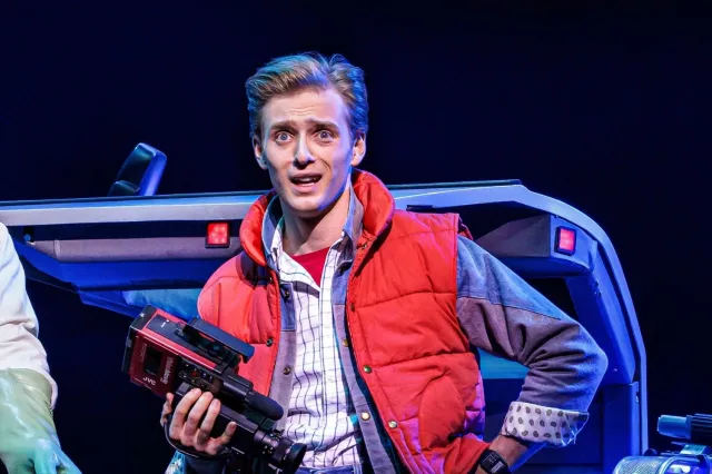 Axel Duffy dans le rôle de Marty McFly