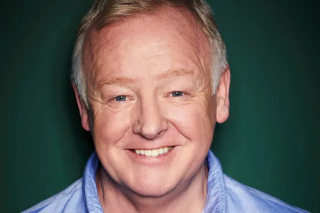Les Dennis