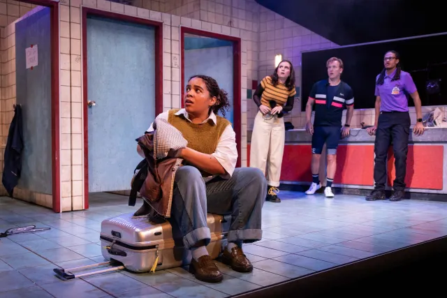(De gauche à droite) Cole Dennis (Laura), Grace Towning (Zo), Matt Corner (Andrew) et Ivano Turco (Finley) Photographie par Mark Senior