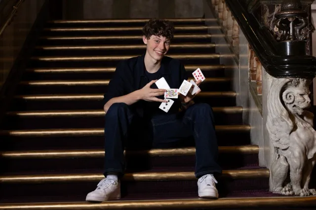 Rafferty Coope termine le spectacle de magie Now You See Me Live dans le West End