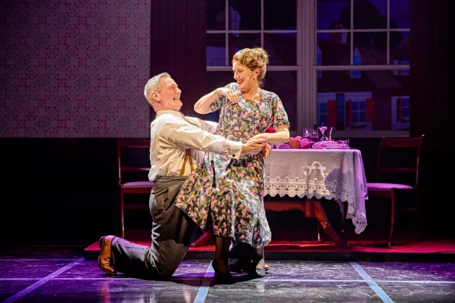 Sinatra la comédie musicale. Avec Jenna Russell et Marty MacGuire. Photographie de Birgit et Ralf Brinkhoff.